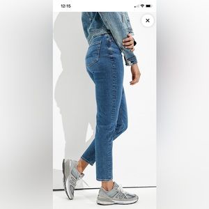 American Eagle Mom Jean